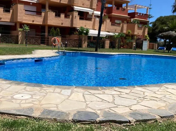 Elegant Penthouse Avec Vue Sur Piscine, Jardins, 2 * 마르베야