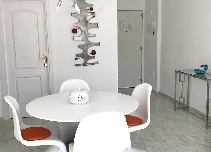 Elegant Penthouse Avec Vue Sur Piscine, Jardins, 2 *