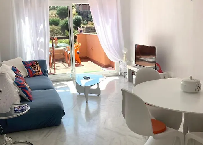 Elegant Penthouse Avec Vue Sur Piscine, Jardins, 2